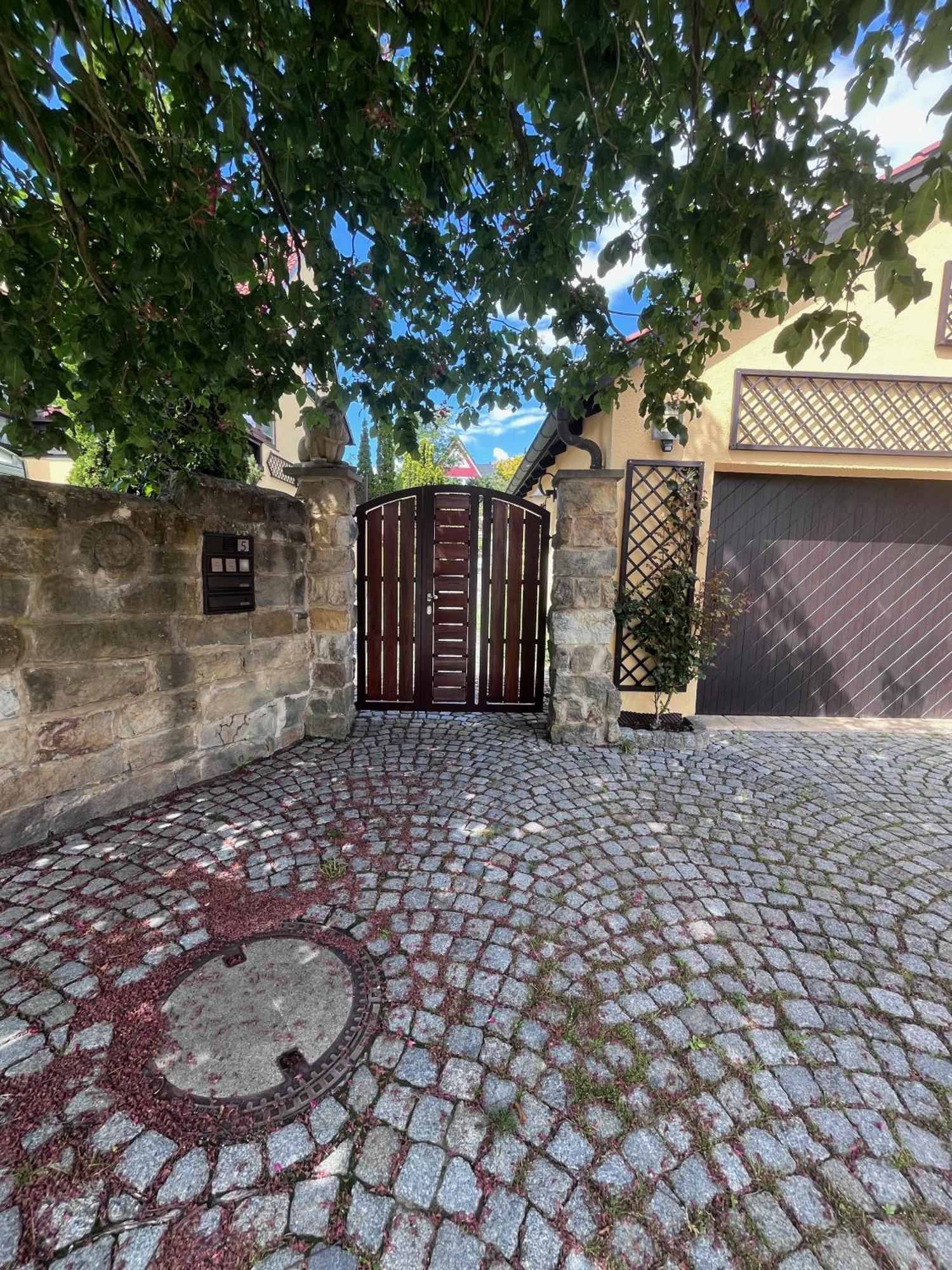 Ferienoase In Der Bierstadt Radeberg Bei Dresden Bagian luar foto